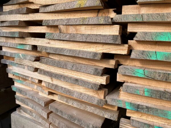 45 planches avivées 25mm, séchage 1 an - Lot  3